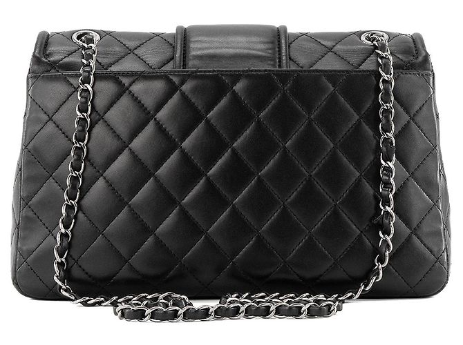 CHANEL - Borsa a tracolla Classique/Timeless Elementary Chic Flap in pelle liscia nera - vista 3