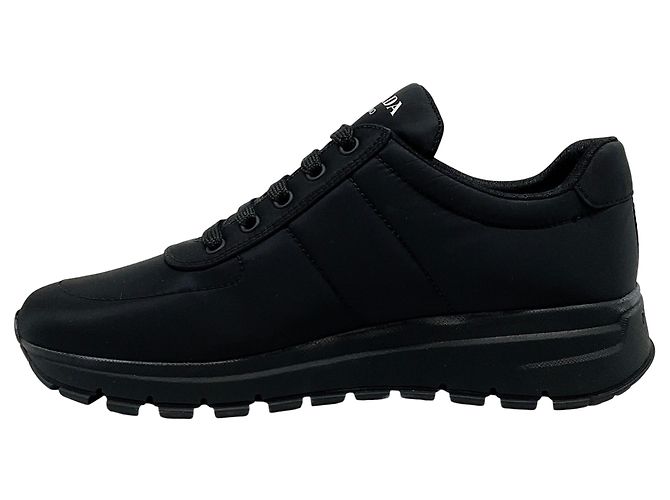 Prada Piuma Sneaker aus schwarzem Nylon - Ansicht 3