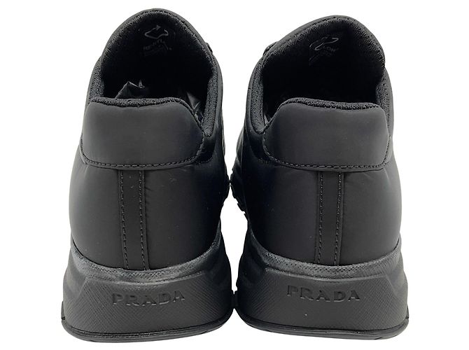 Prada Piuma Sneaker aus schwarzem Nylon - Ansicht 5