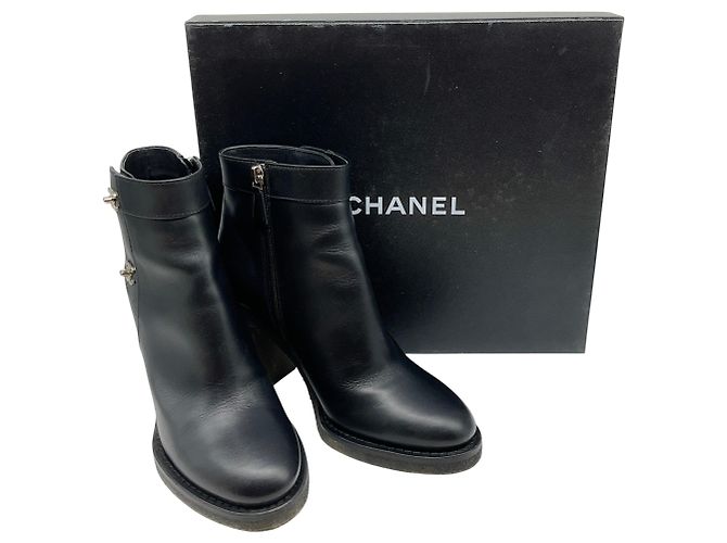 Botines Chanel de piel negra con cierre CC - vista 7