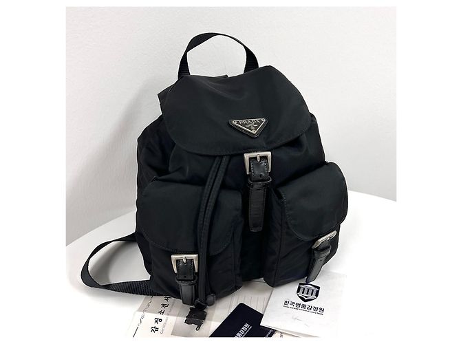 Prada Nylon Rucksack mit Dreiecks-Logo Schwarz Small - Ansicht 2