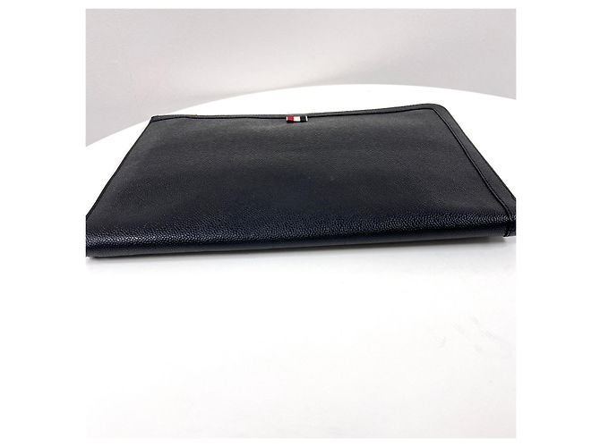 Thom Browne Clutch de Documentos em Pele Grão Pebble Preta - vista 10