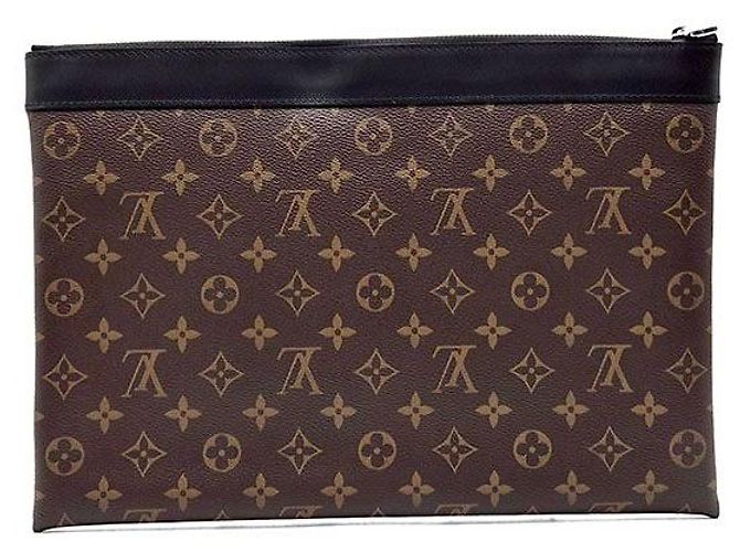 Louis Vuitton Monogram Discovery Pochette Clutch GM - vista 3