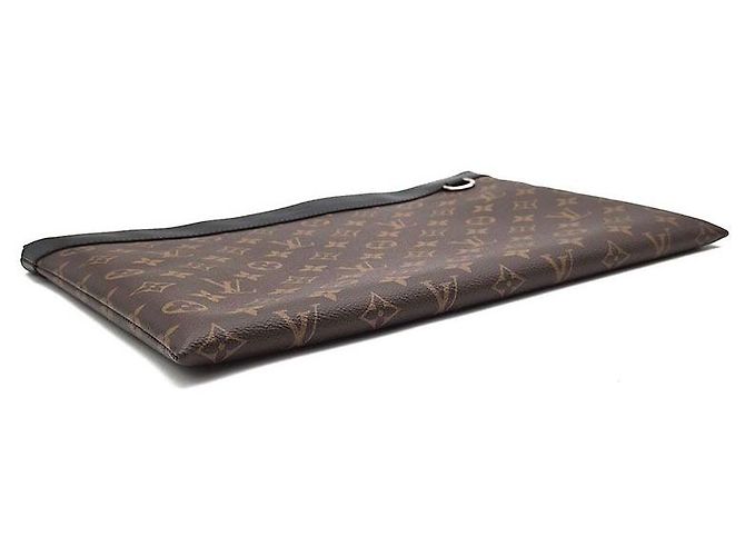 Louis Vuitton Monogram Discovery Pochette Clutch GM - vista 5