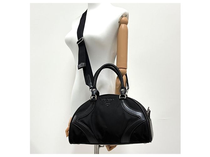 Prada Borsa Tote Bowling in nylon con logo, borsa a tracolla nera - vista 2