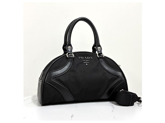 Prada Borsa Tote Bowling in nylon con logo, borsa a tracolla nera - vista 5