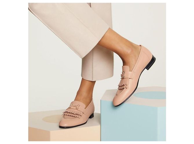 Hermès Mocassini da donna con frange e fibbia in Beige Perlino - vista 3