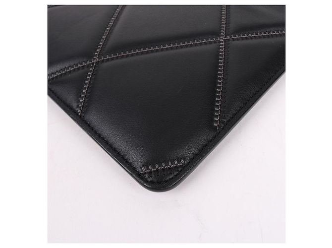 Salvatore Ferragamo Clutch matelassé nera con tracolla Medium - vista 9