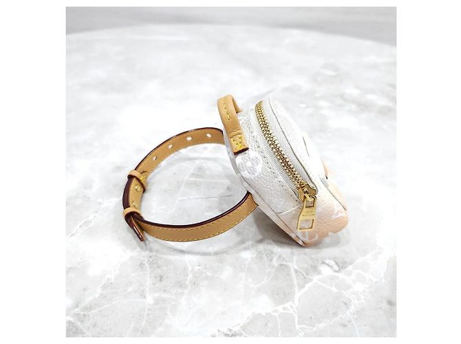 Louis Vuitton Bracciale con charm Monogram by the Pool - vista 3