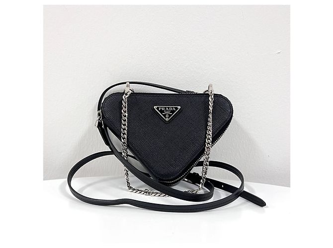Prada Mini borsa a tracolla con catena Triangle in Saffiano Nero - vista 11