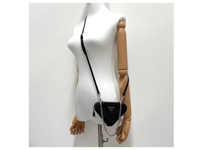 Prada Mini borsa a tracolla con catena Triangle in Saffiano Nero - vista 2