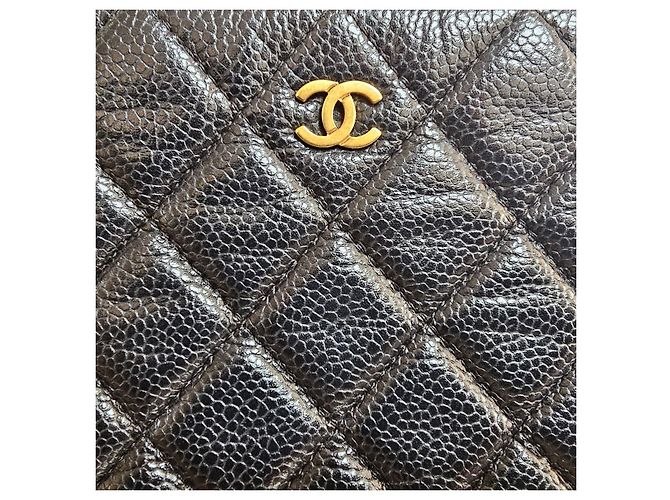 Clutch Chanel Caviar Nera in Pelle Oro - vista 6