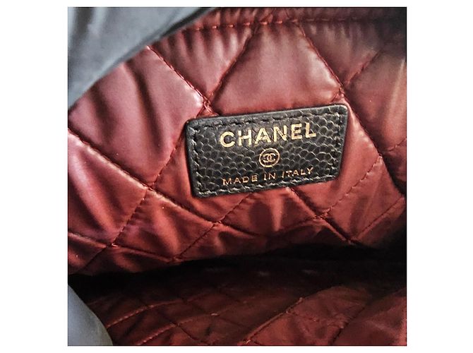 Clutch Chanel Caviar Nera in Pelle Oro - vista 7