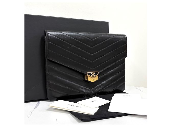 Chanel Clutch con patta Chevron Nero - vista 2