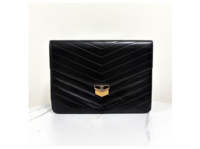 Chanel Clutch con patta Chevron Nero - vista 4