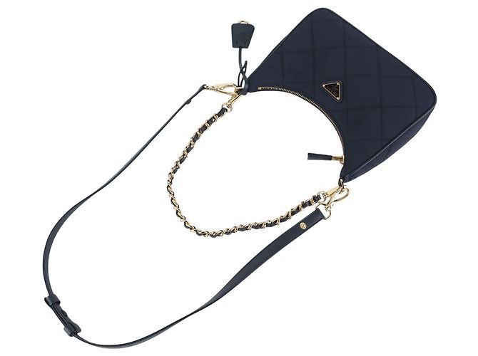 Prada Mini Bolsa Hobo Re-Edition em nylon acolchoado - vista 4