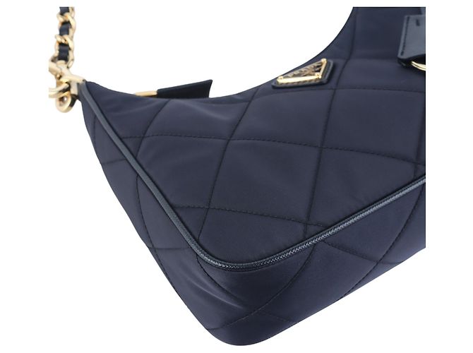 Prada Mini Bolsa Hobo Re-Edition em nylon acolchoado - vista 5