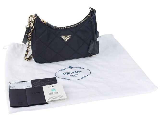 Prada Mini Bolsa Hobo Re-Edition em nylon acolchoado - vista 8