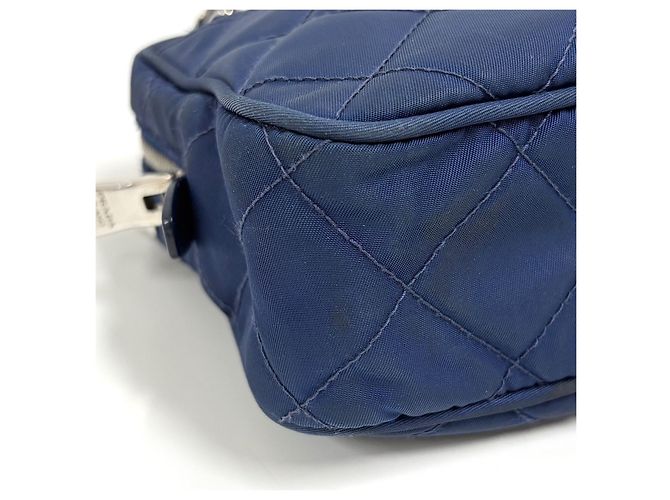 Prada Borsa a tracolla trapuntata in nylon con logo triangolare Navy - vista 10