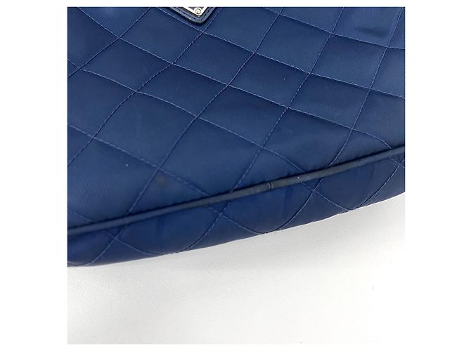 Prada Borsa a tracolla trapuntata in nylon con logo triangolare Navy - vista 11