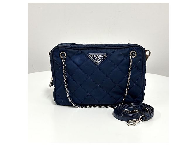Prada Borsa a tracolla trapuntata in nylon con logo triangolare Navy - vista 2