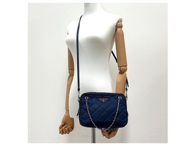 Prada Borsa a tracolla trapuntata in nylon con logo triangolare Navy - vista 3
