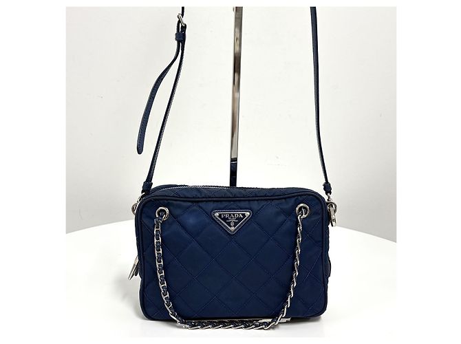 Prada Borsa a tracolla trapuntata in nylon con logo triangolare Navy - vista 5