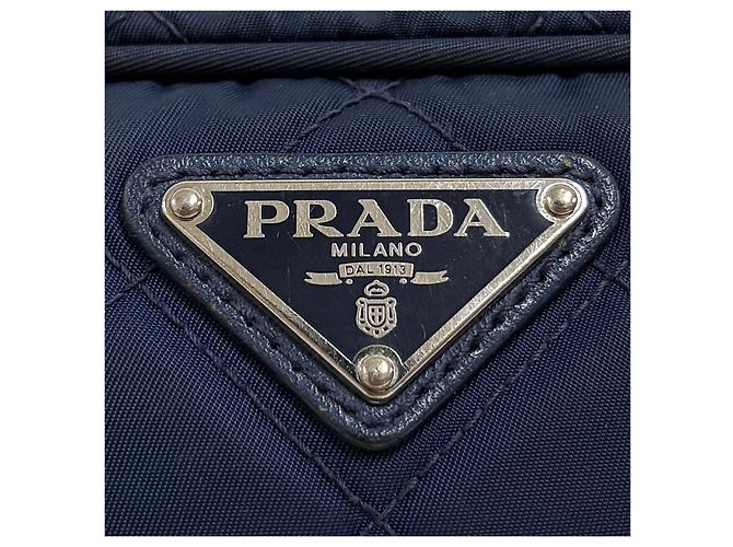 Prada Borsa a tracolla trapuntata in nylon con logo triangolare Navy - vista 6