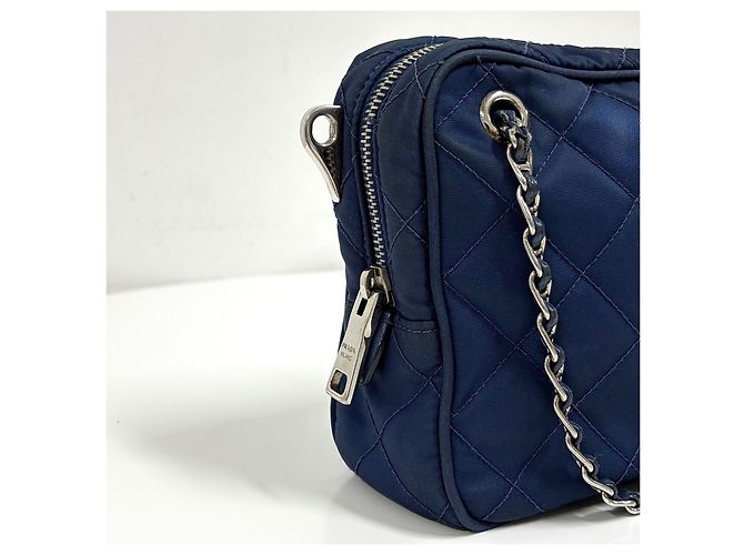 Prada Borsa a tracolla trapuntata in nylon con logo triangolare Navy - vista 8