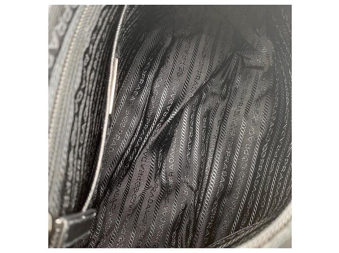 Prada Borsa Messenger a Tracolla in Re-Nylon con Logo Triangolare - vista 8