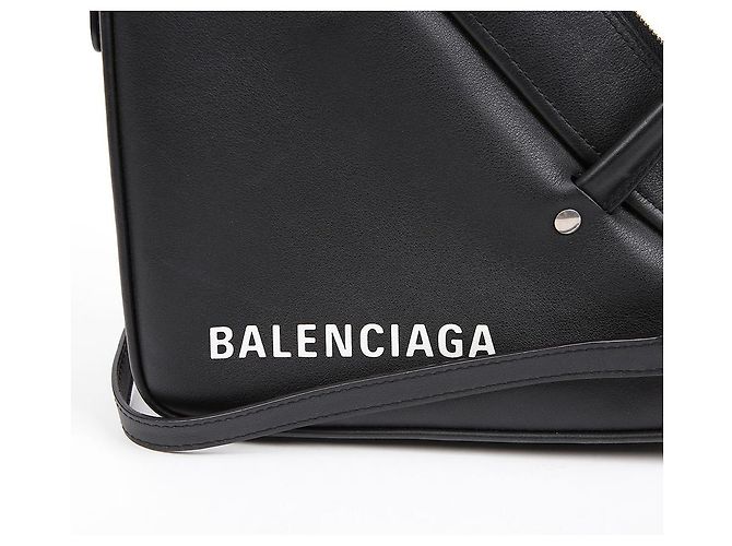 Balenciaga Borsa a tracolla Triangle Duffle in pelle Nero - vista 4