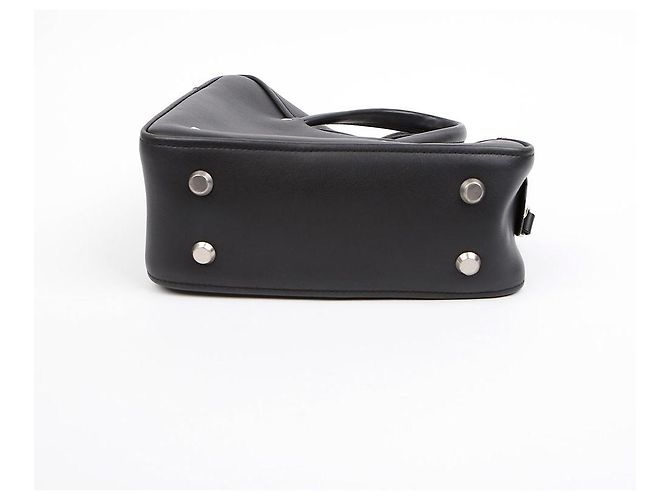 Balenciaga Borsa a tracolla Triangle Duffle in pelle Nero - vista 7