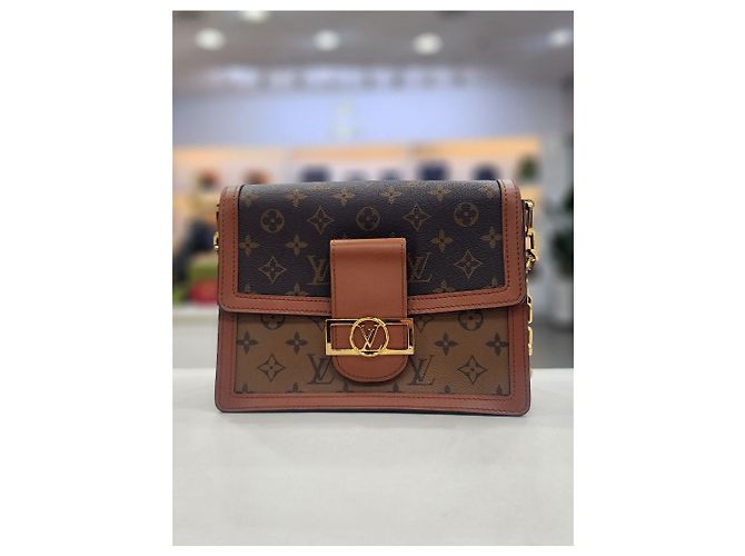 Louis Vuitton Borsa a tracolla Monogram Dolphin MM con catena e chip interno - vista 2