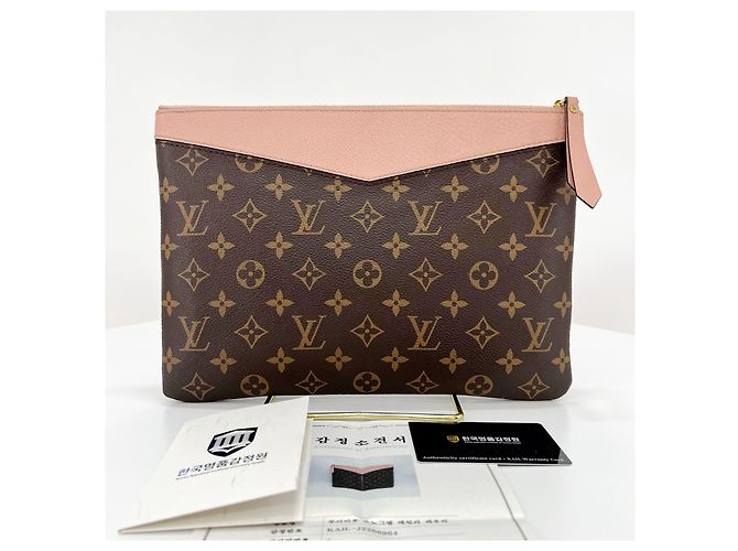 Louis Vuitton Clutch Daily Monogram - vista 4