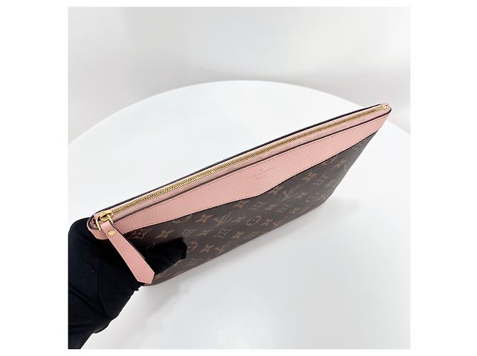 Louis Vuitton Clutch Daily Monogram - vista 6