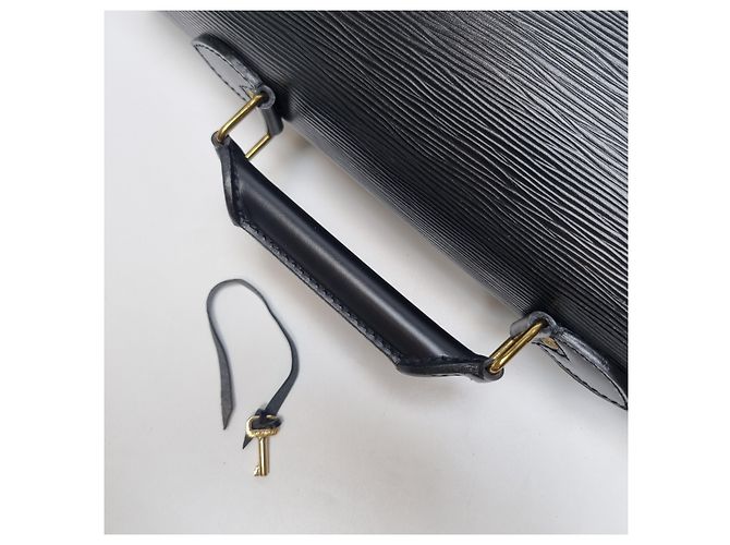 Louis Vuitton Borsetta Epi Serviette Black Unisex - vista 10