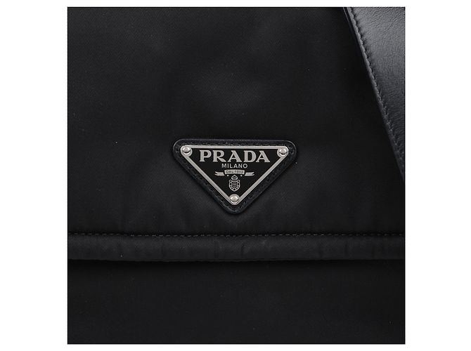 Prada Borsa a tracolla imbottita in nylon nera - vista 3