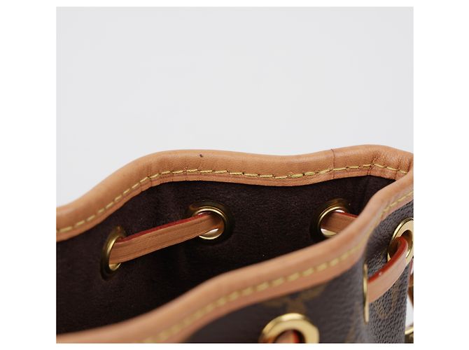 Louis Vuitton Borsa secchiello Nano Noe Monogram Canvas - vista 18