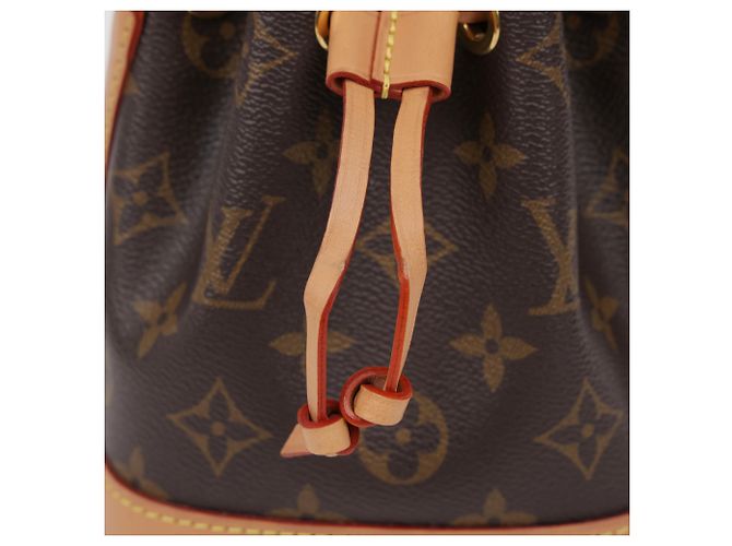 Louis Vuitton Borsa secchiello Nano Noe Monogram Canvas - vista 3