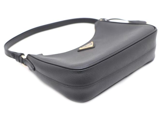 Prada Mini borsa tote e borsa a tracolla in pelle Saffiano nera con logo triangolo dorato e tracolla - vista 6