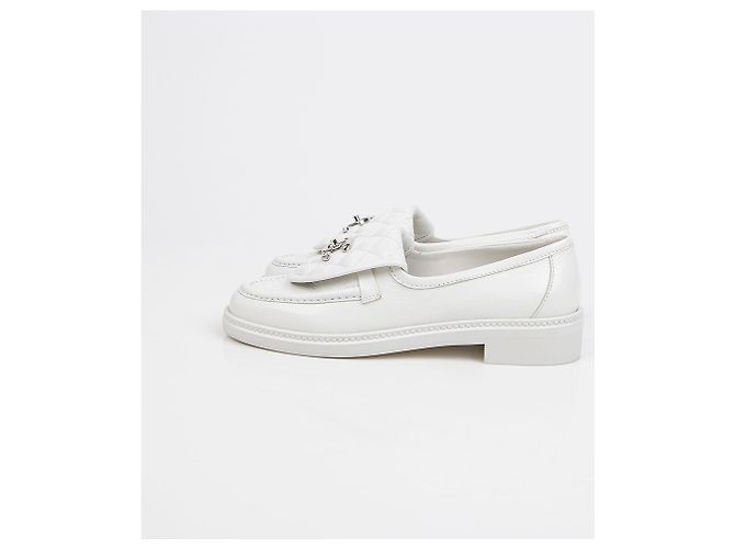 Chanel Mocassino Turnlock White - vista 4