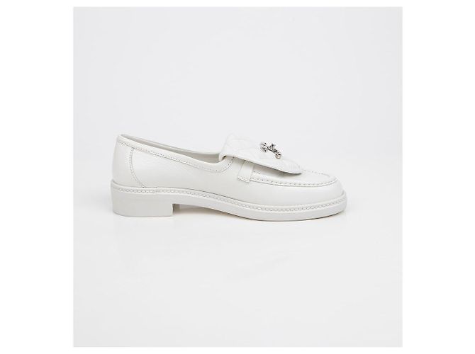 Chanel Mocassino Turnlock White - vista 8