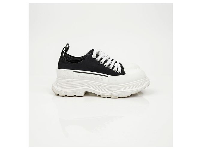 Alexander Mcqueen Sneakers stringate Tread Slick Black - vista 2