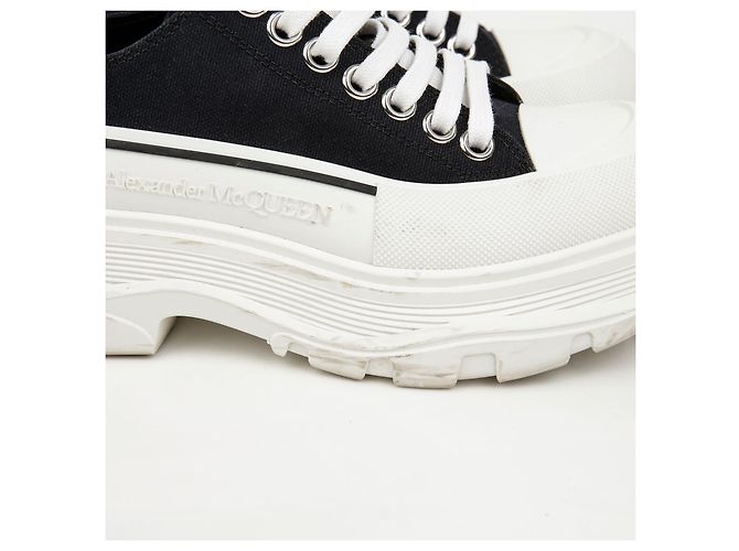 Alexander Mcqueen Sneakers stringate Tread Slick Black - vista 3