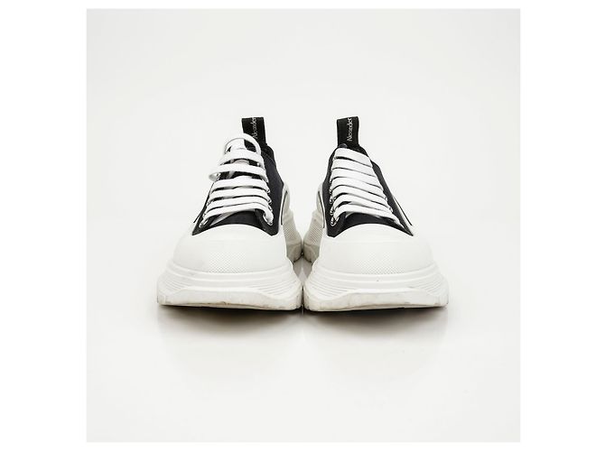 Alexander Mcqueen Sneakers stringate Tread Slick Black - vista 4