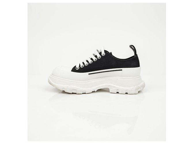 Alexander Mcqueen Sneakers stringate Tread Slick Black - vista 9