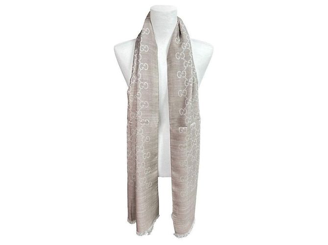 Gucci Sciarpa in lana e seta beige bicolore - vista 17