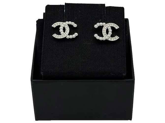 Chanel Orecchini in perle e cristalli con logo CC - vista 2