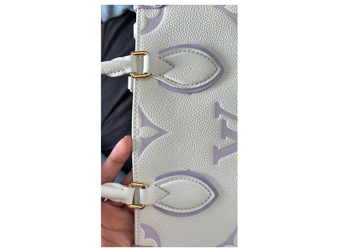 Louis Vuitton Sac Plat XS Monogram Empreinte Leather Handbag White - vista 6