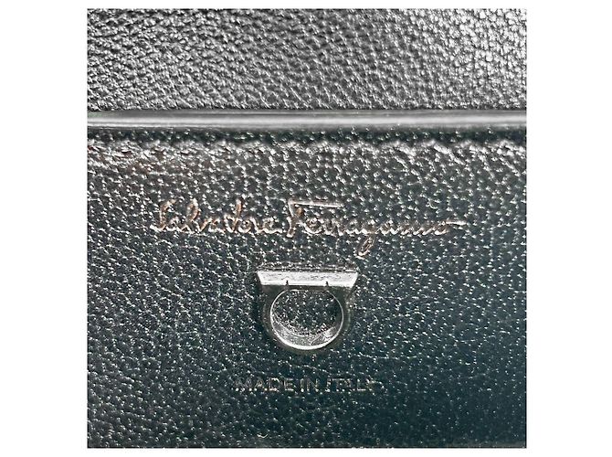 Salvatore Ferragamo Borsa a tracolla con patta Gancini nera - vista 12